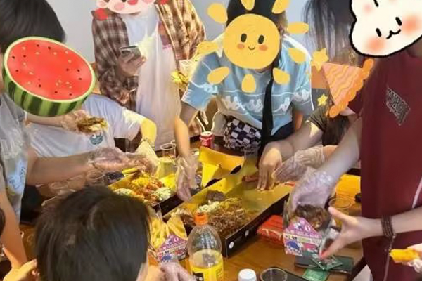 揉不圆披萨分享开一个披萨店的所有流程！(图1)